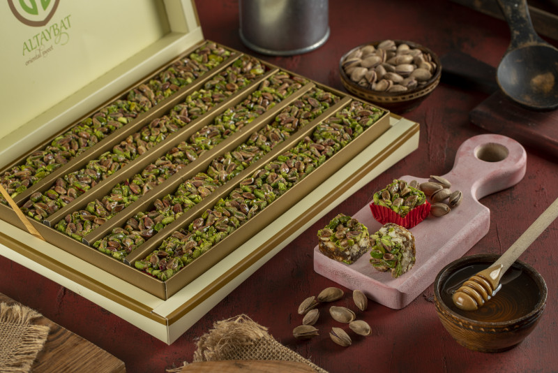 تمرية بالمكسرات والعسل